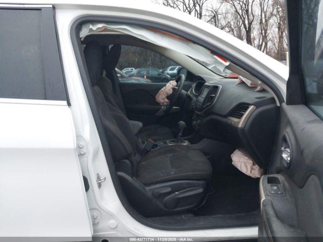 Jeep Cherokee Latitude Fwd Image 3