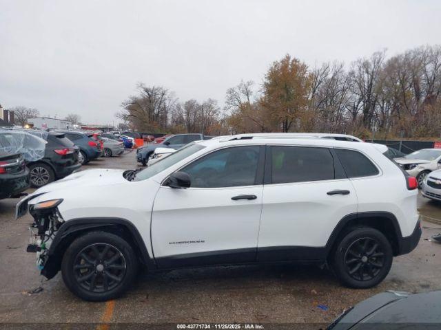 Jeep Cherokee Latitude Fwd Image 18