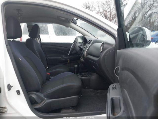 Nissan Versa 1.6 Sv Image 11