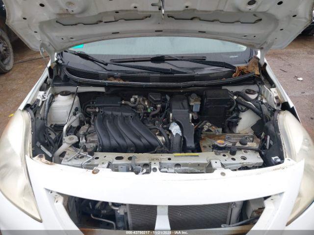 Nissan Versa 1.6 Sv Image 9