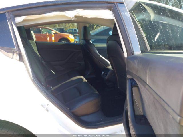 Tesla Model 3 Long Range Dual Motor All-wheel Drive Image 17