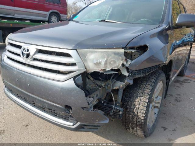 Toyota Highlander Limited V6 Image 6