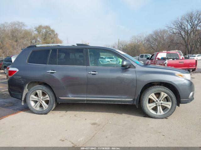 Toyota Highlander Limited V6 Image 14