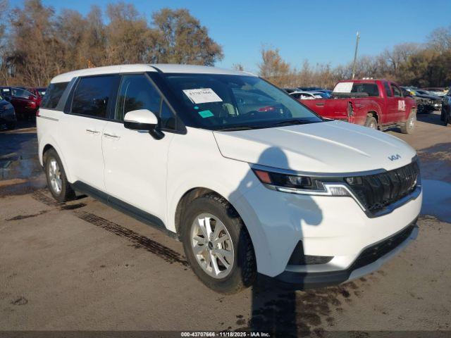  Salvage Kia Carnival
