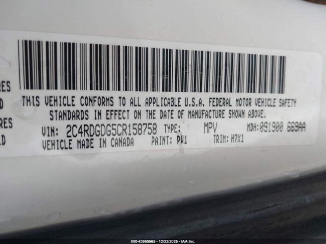 Dodge Grand Caravan Crew Image 12