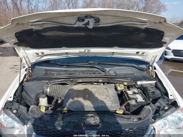 Dodge Grand Caravan Crew Image 7