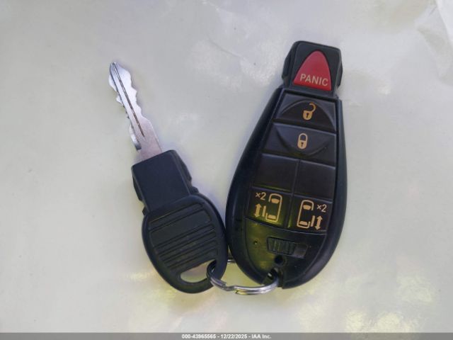 Dodge Grand Caravan Crew Image 8