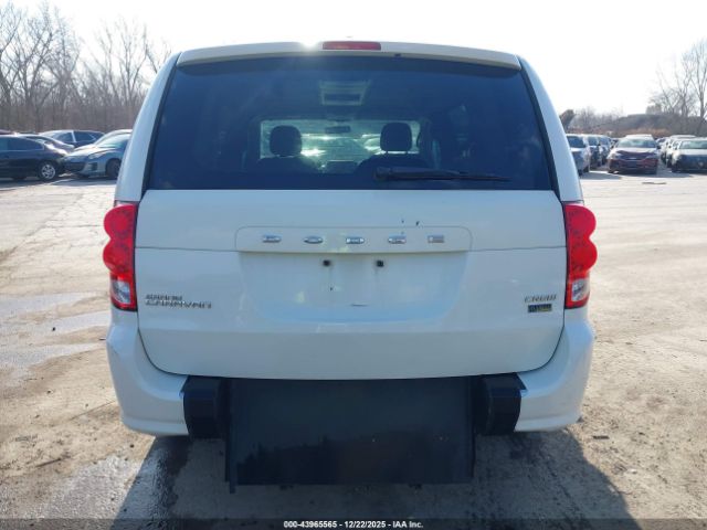 Dodge Grand Caravan Crew Image 14