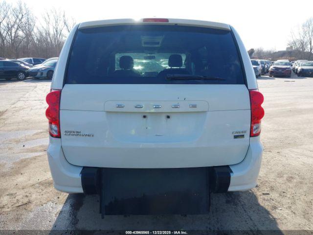 Dodge Grand Caravan Crew Image 14