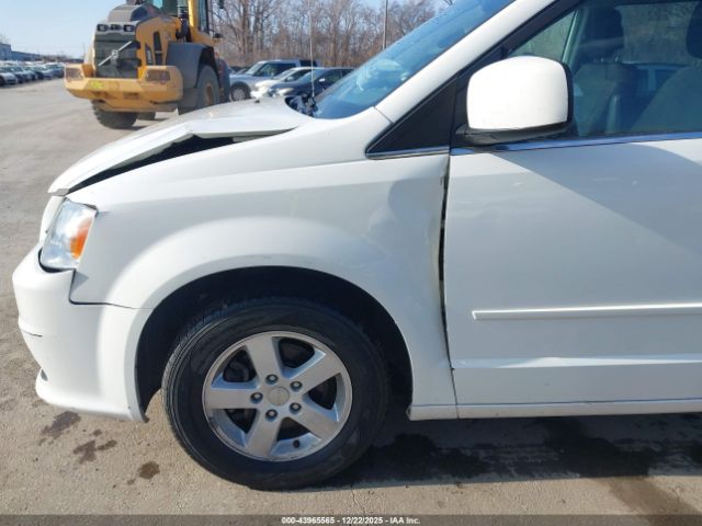 Dodge Grand Caravan Crew Image 16