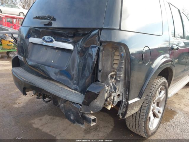 Ford Explorer Limited Image 6