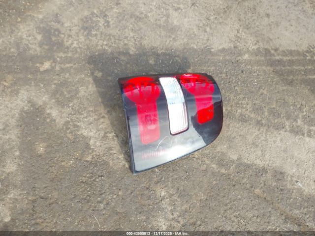 Ford Explorer Limited Image 13