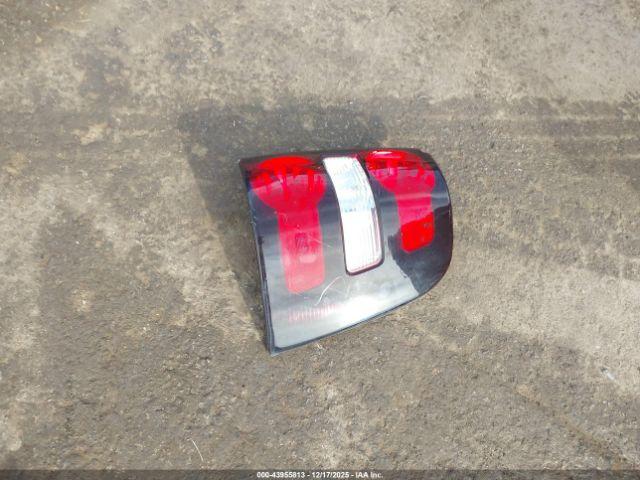 Ford Explorer Limited Image 13