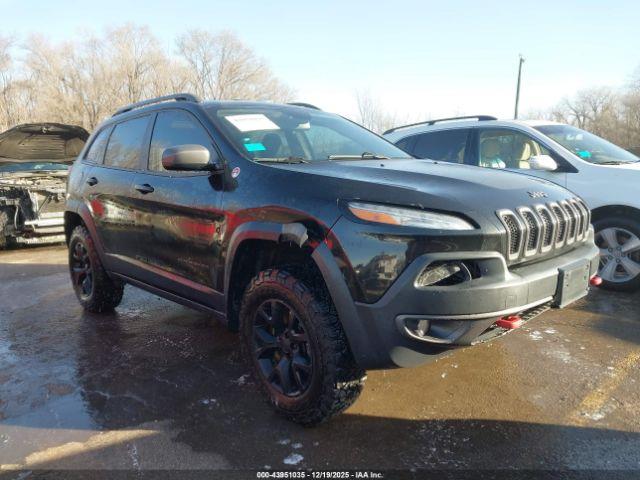  Salvage Jeep Cherokee