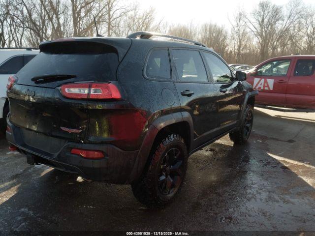 Jeep Cherokee Trailhawk Image 11