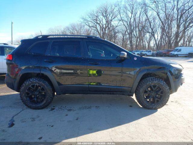 Jeep Cherokee Trailhawk Image 3