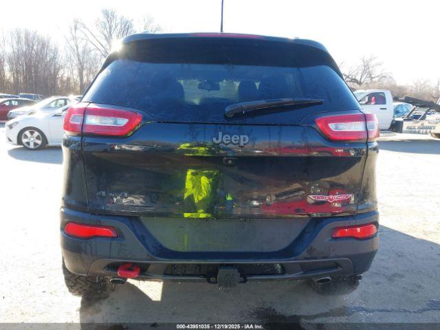 Jeep Cherokee Trailhawk Image 16