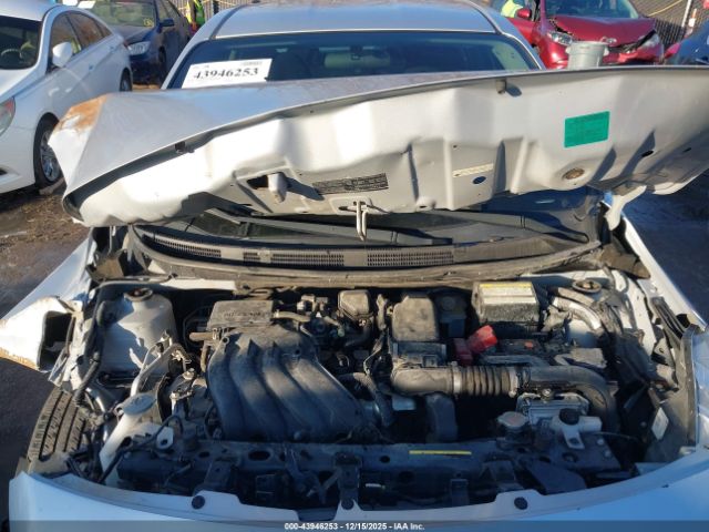 Nissan Versa 1.6 S+ Image 17