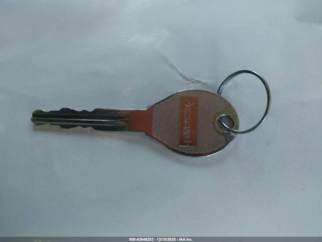 Nissan Versa 1.6 S+ Image 8