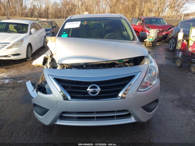 Nissan Versa 1.6 S+ Image 9