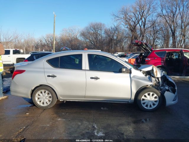 Nissan Versa 1.6 S+ Image 10