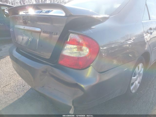 Toyota Camry Le Image 17