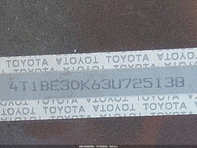 Toyota Camry Le Image 3