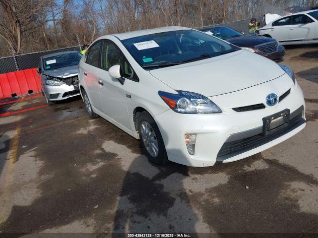  Salvage Toyota Prius
