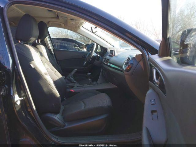 Mazda Mazda3 I Touring Image 3