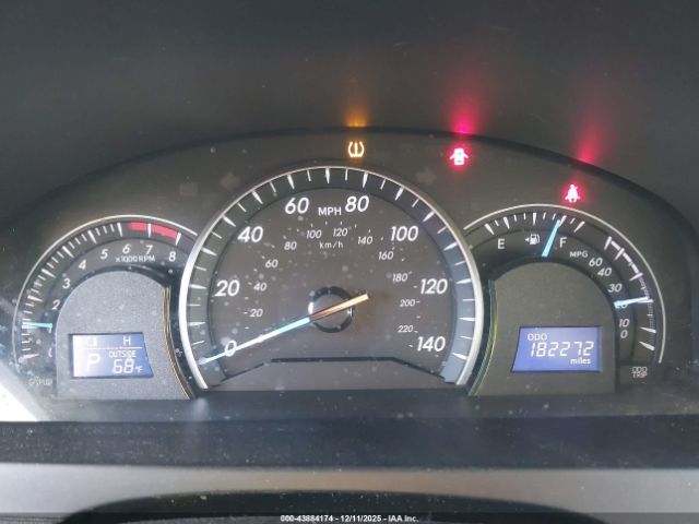 Toyota Camry Le Image 11