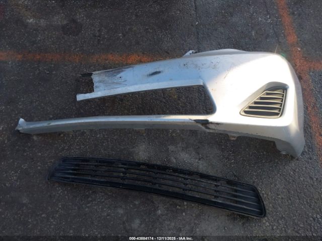 Toyota Camry Le Image 17