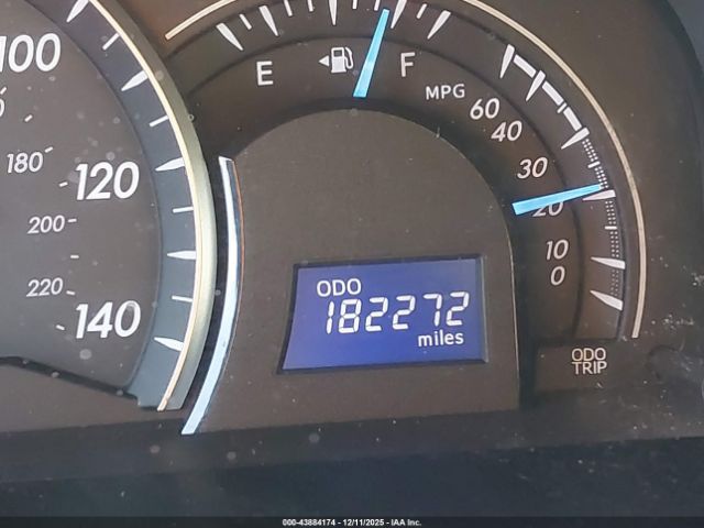 Toyota Camry Le Image 13