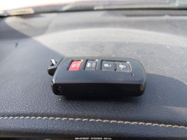 Toyota Camry Xle Image 3