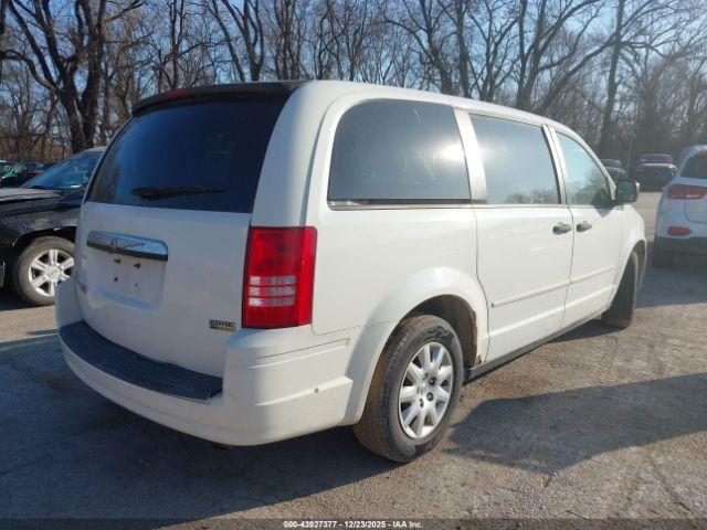 Chrysler Town & Country Lx Image 8