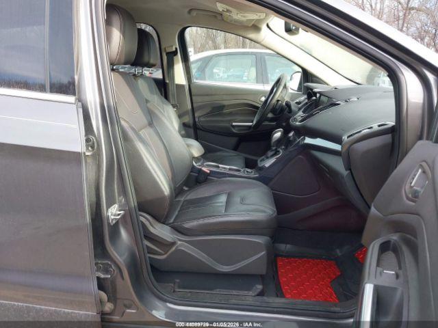 Ford Escape Titanium Image 6