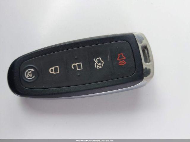 Ford Escape Titanium Image 9