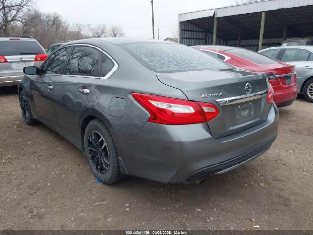 Nissan Altima 2.5 S Image 3