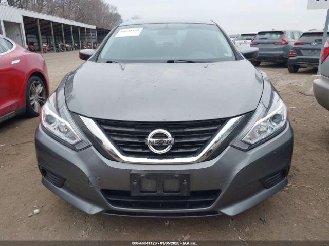 Nissan Altima 2.5 S Image 8