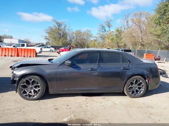 Chrysler 300 300s Image 13