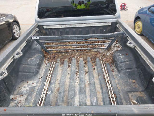 Nissan Frontier Se Image 12