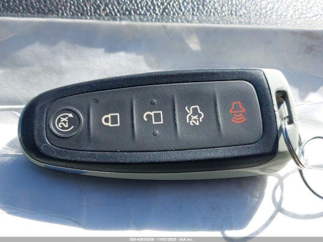 Ford Explorer Sport Image 4