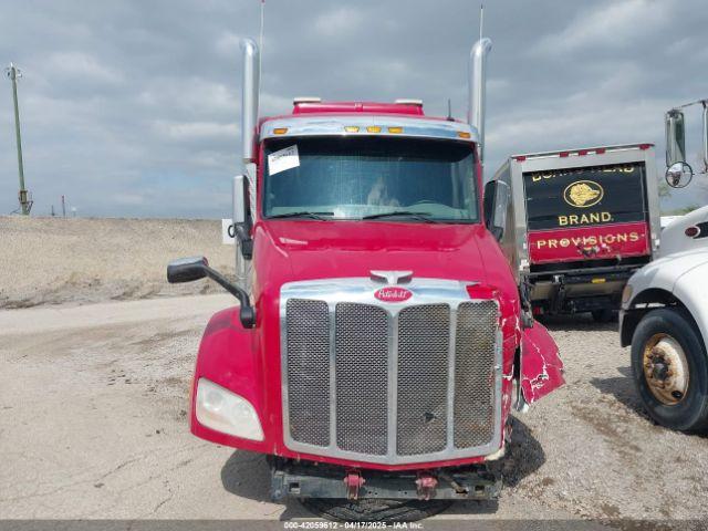 Peterbilt 579 Image 16