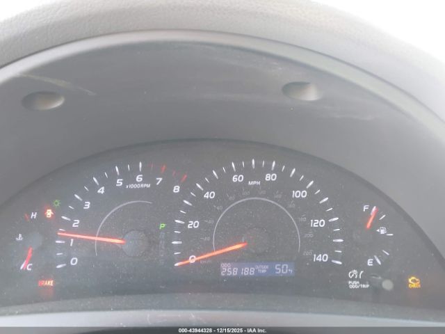 Toyota Camry Le Image 4