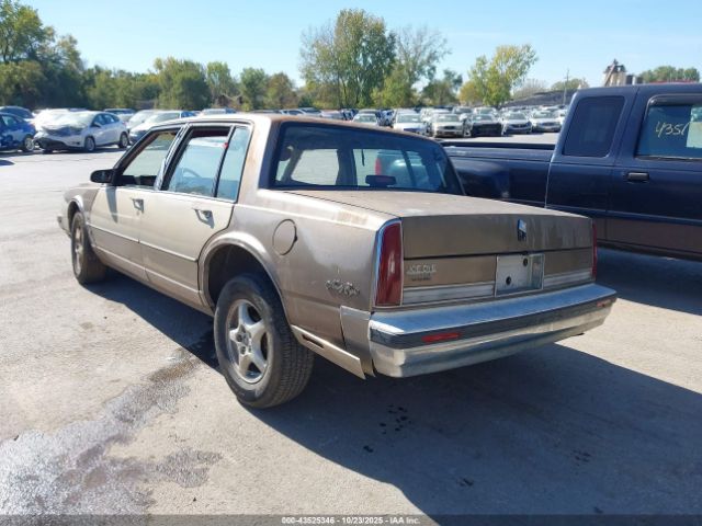 Oldsmobile 98 Regency Brougham Image 10