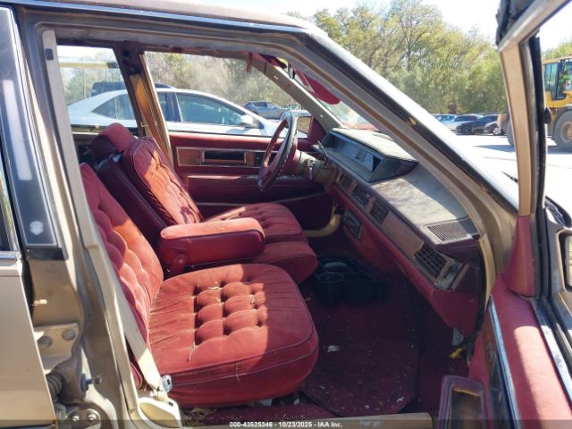 Oldsmobile 98 Regency Brougham Image 8