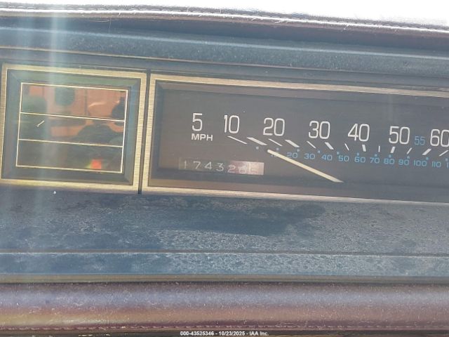 Oldsmobile 98 Regency Brougham Image 7