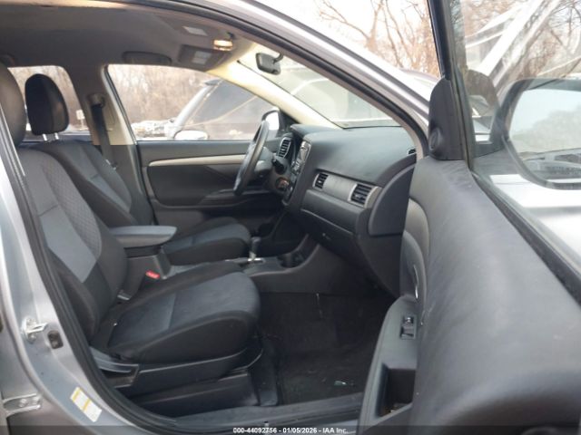 Mitsubishi Outlander Es Image 5