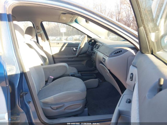 Ford Taurus Se Image 4