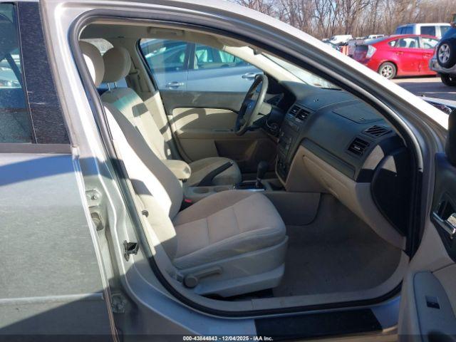 Ford Fusion S Image 3