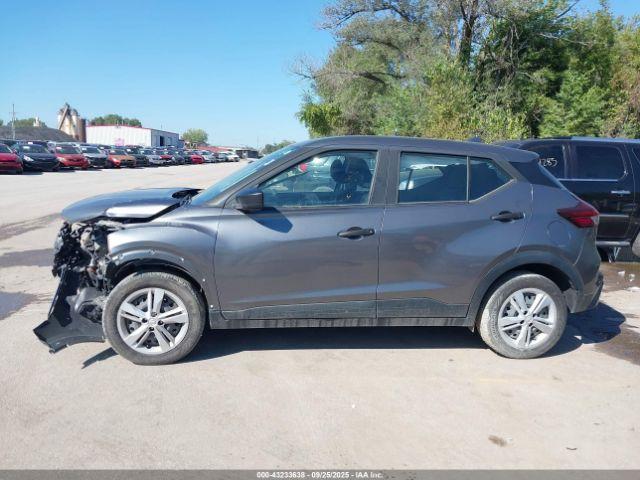 Nissan Kicks S Xtronic Cvt Image 4